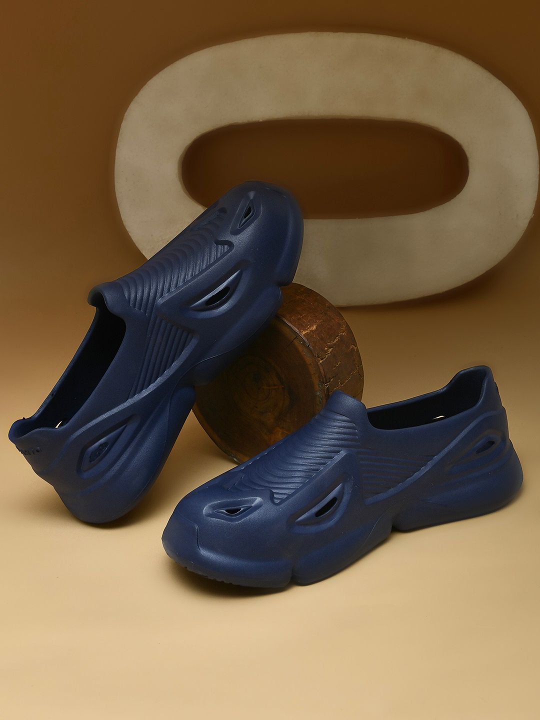 

IMPAKTO Men Cozy Toes Lightweight Casual Sandals, Blue