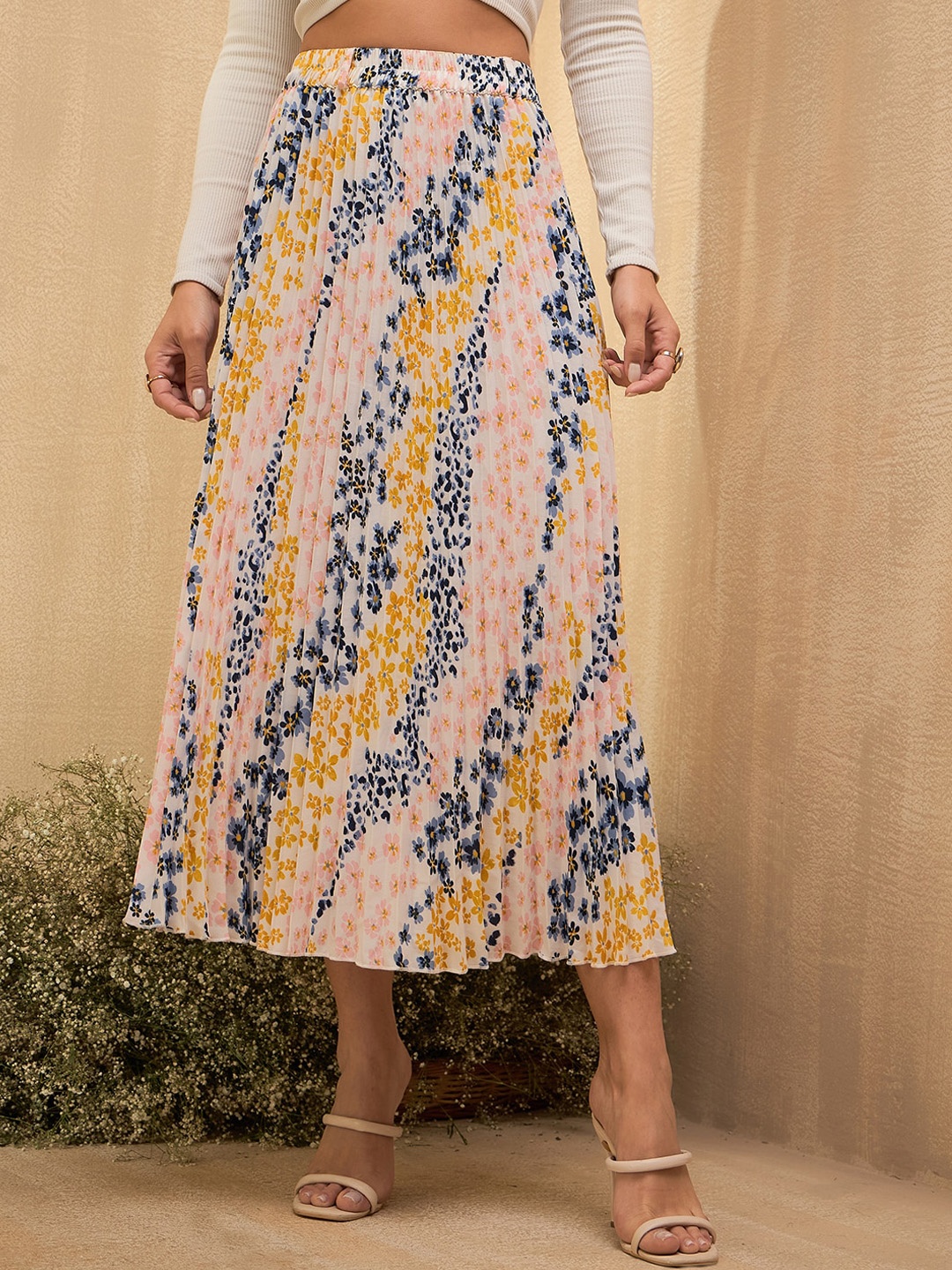 

Marie Claire Floral-Printed Accordion Pleated A-Line Maxi Skirt, White