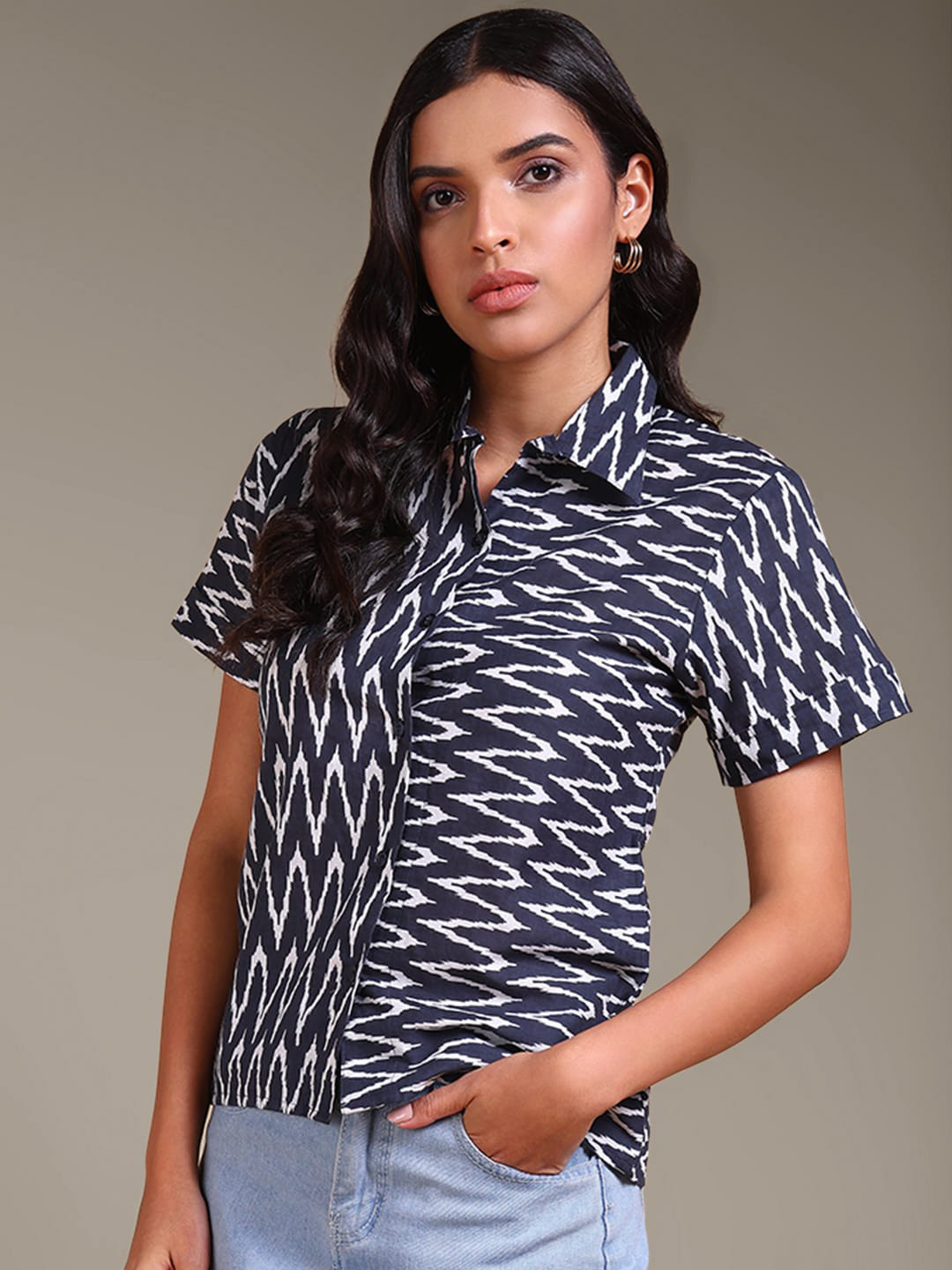 

The Roadster Lifestyle Co Printed Cotton Front Button Closure Top, Blue