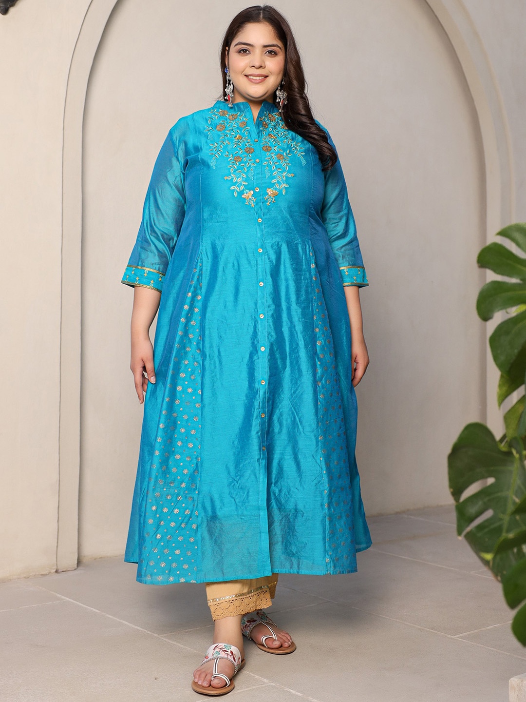 

Juniper Plus Size Floral Embroidered Mandarin Collar Thread Work A-Line Kurta, Teal