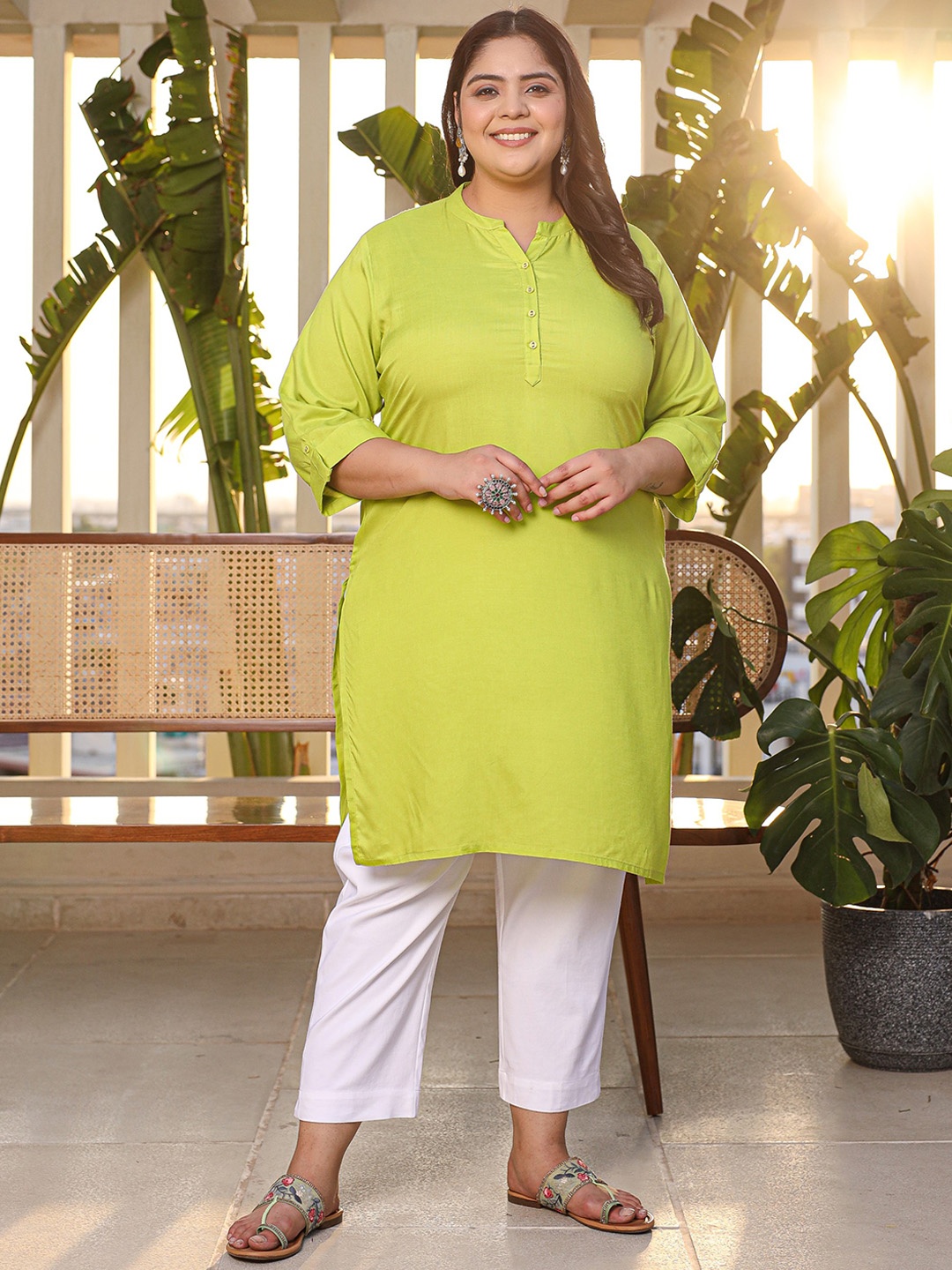 

Juniper Plus Size Mandarin Collar Straight Kurta, Green