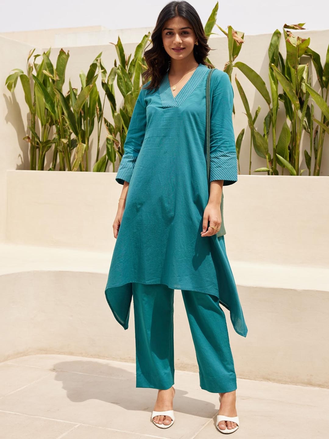 

Ambraee Striped V-Neck Regular Sleeves A-Line Pure Cotton Kurta & Trousers, Green