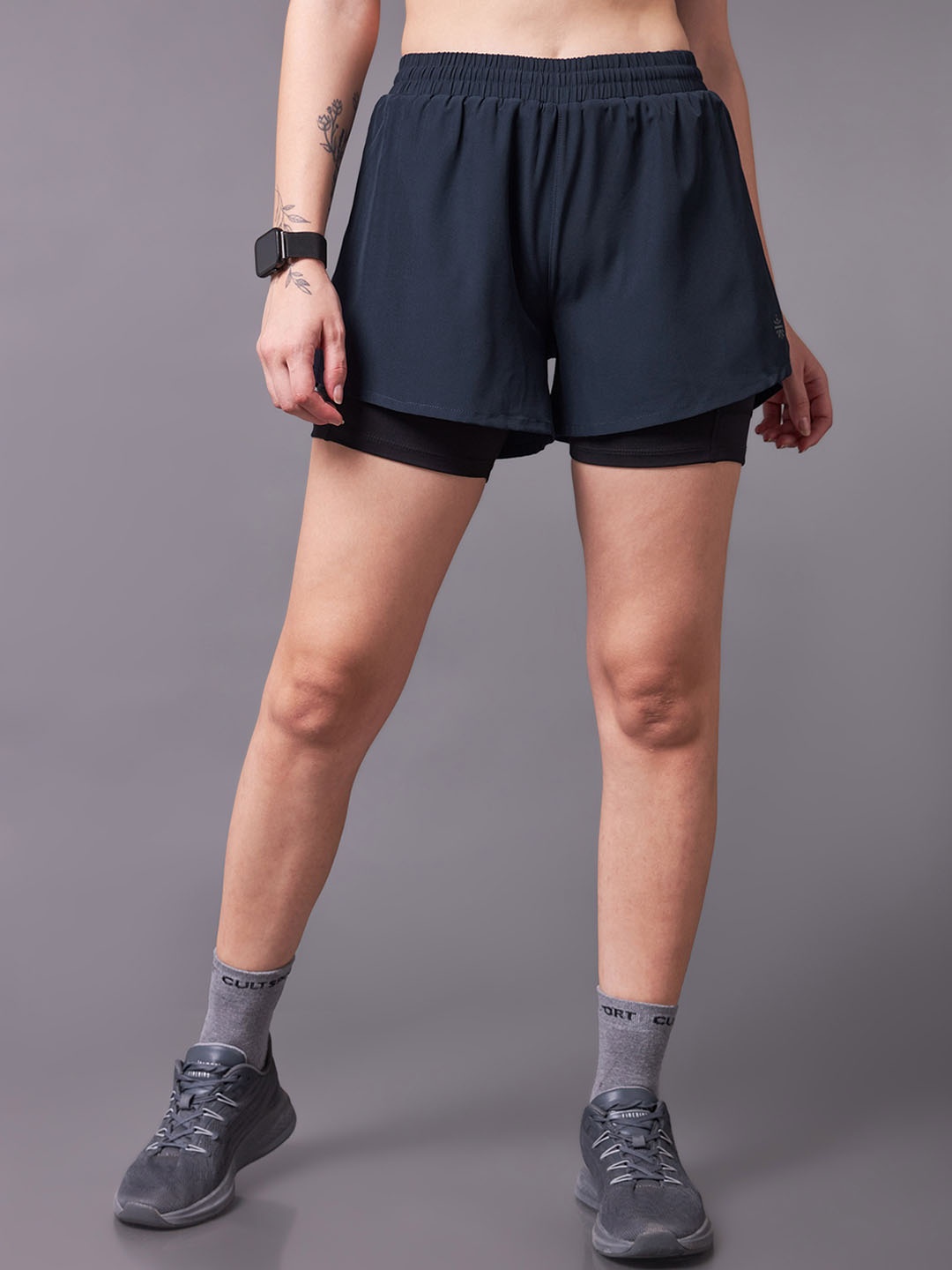 

CULT Women Mid Rise Shorts, Navy blue