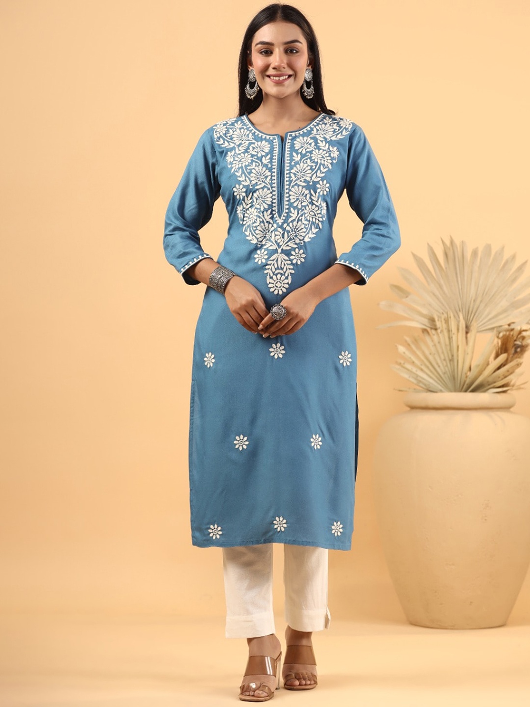 

INDYES Women Ethnic Motifs Embroidered Floral Kurta, Black