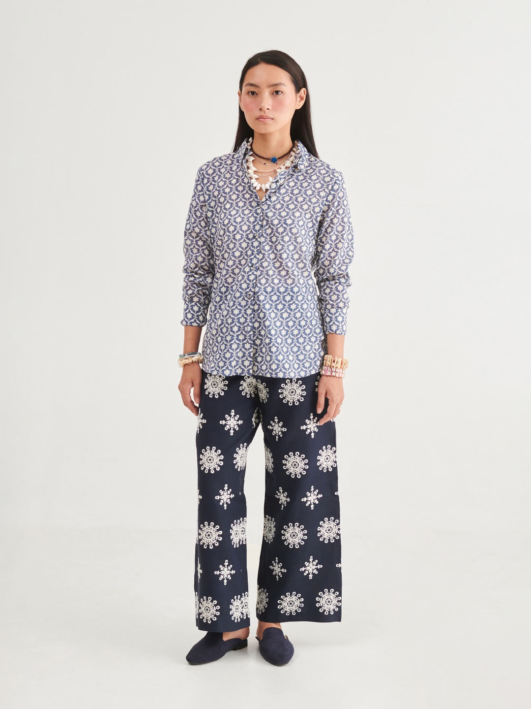 

Prakriti Jaipur Abstract Printed Spread Collar Long Sleeves Casual Shirt, Blue