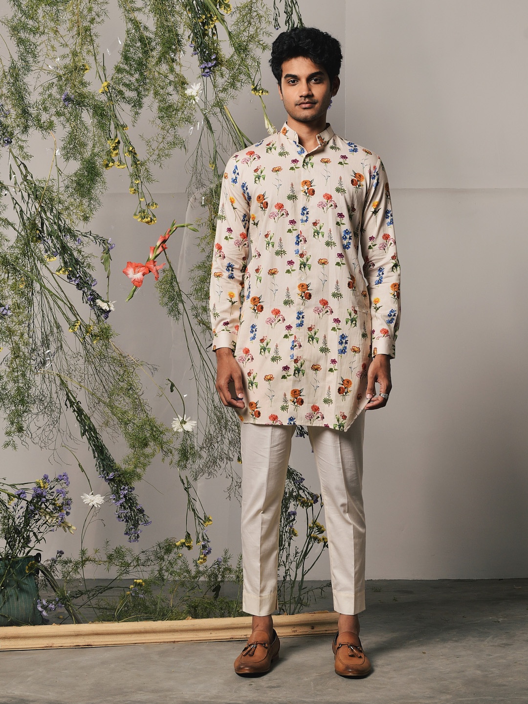 

Project Bandi Floral Printed Regular Kurta with Trousers, Champagne