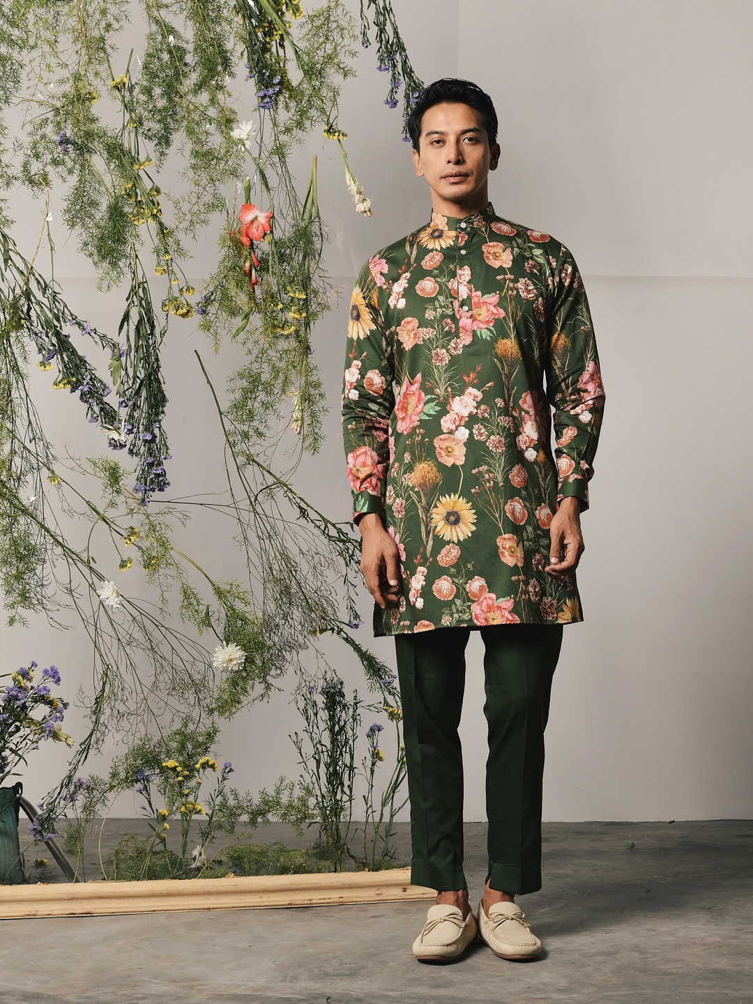 

Project Bandi Floral Printed Regular Straight Kurta with Trousers, Green