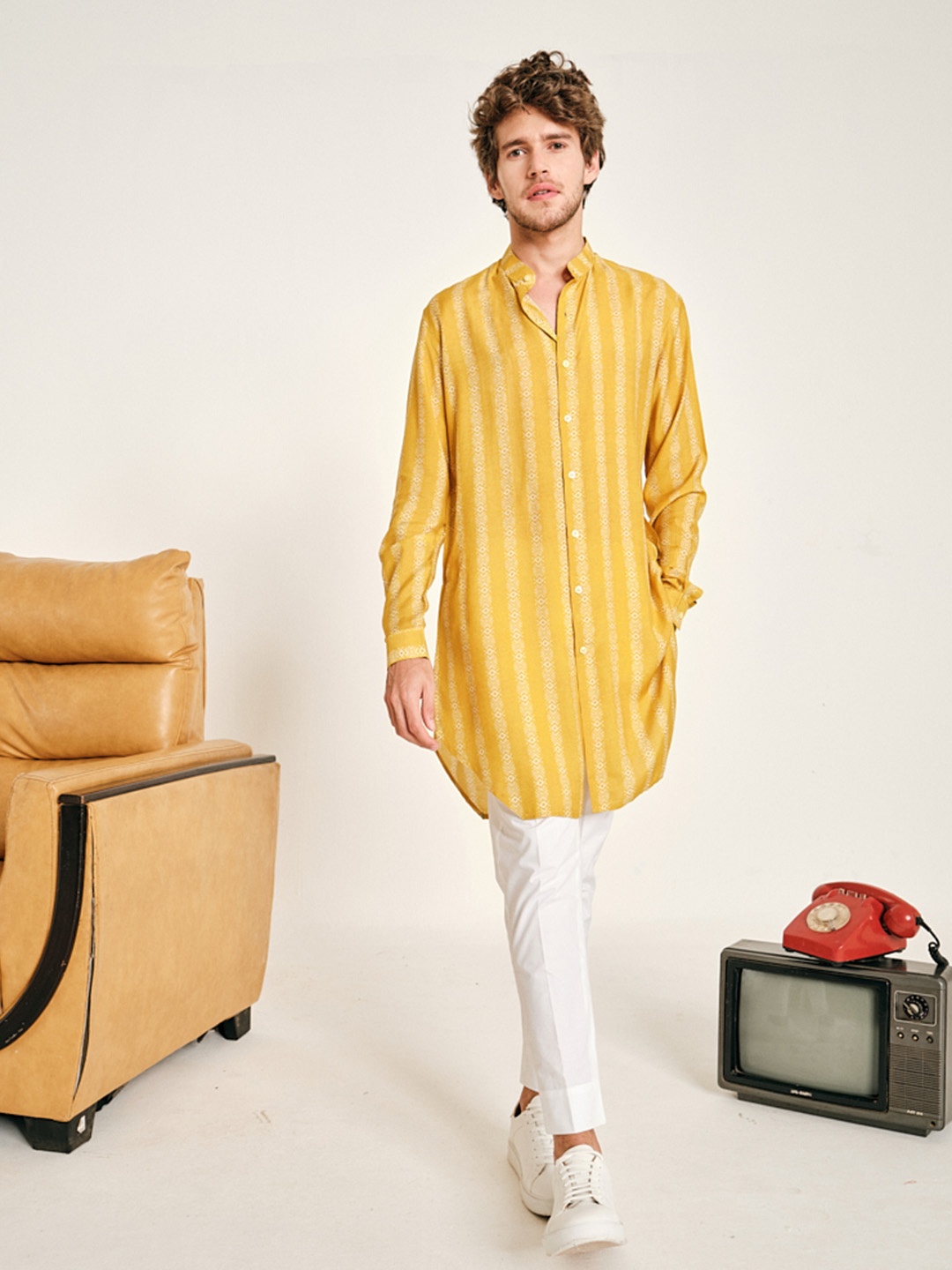

Project Bandi Self Design Printed Band Collar Kurta with Trousers, Yellow