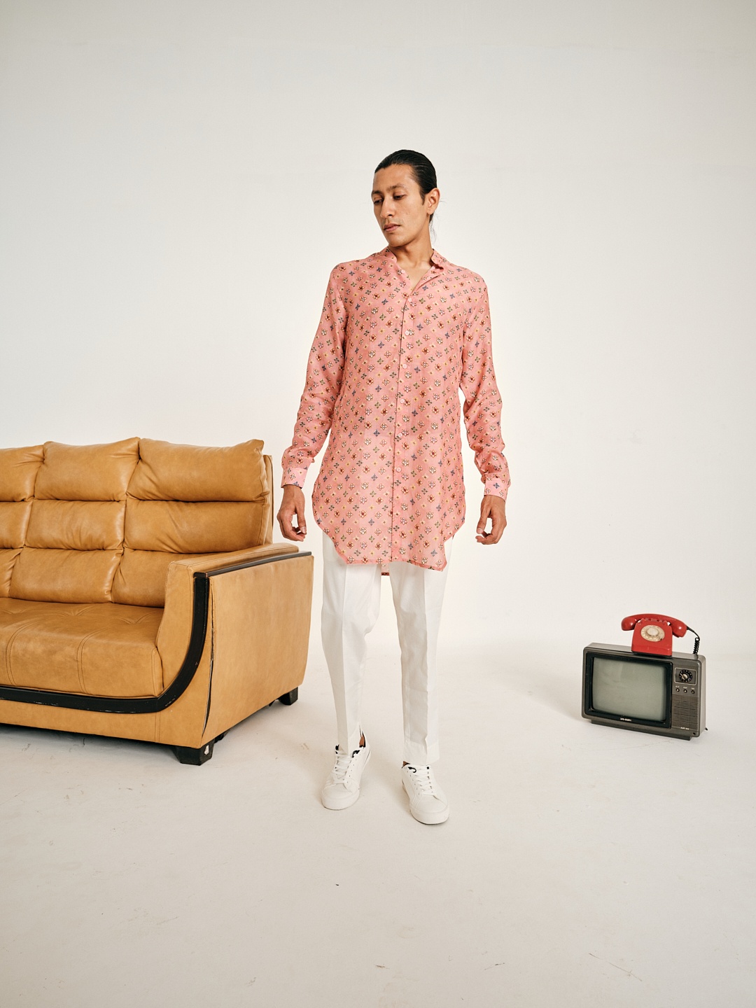 

Project Bandi Floral Printed Band Collar Kurta with Trousers, Pink