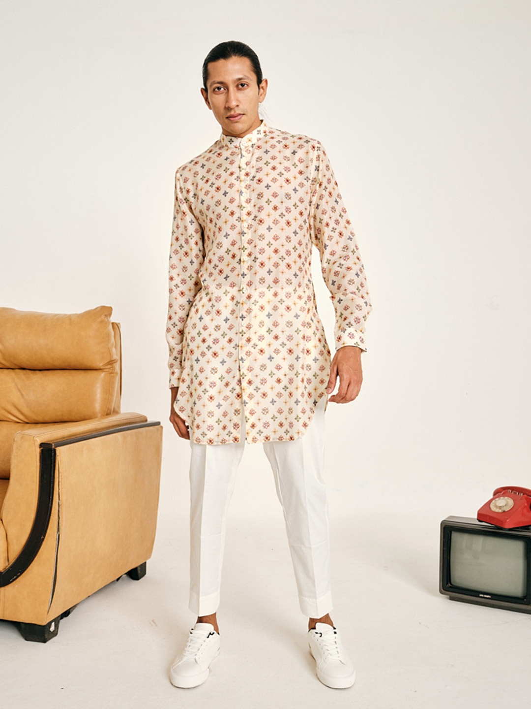 

Project Bandi Geometric Printed Mandarin Collar Straight Kurta With Trousers, Cream