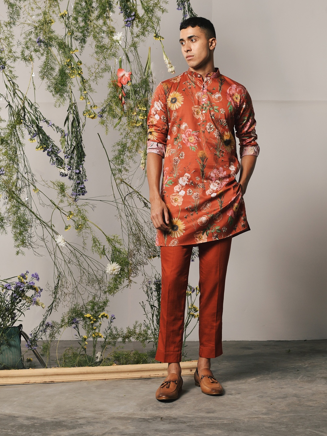 

Project Bandi Floral Printed Band Collar Straight Kurta with Trousers, Red