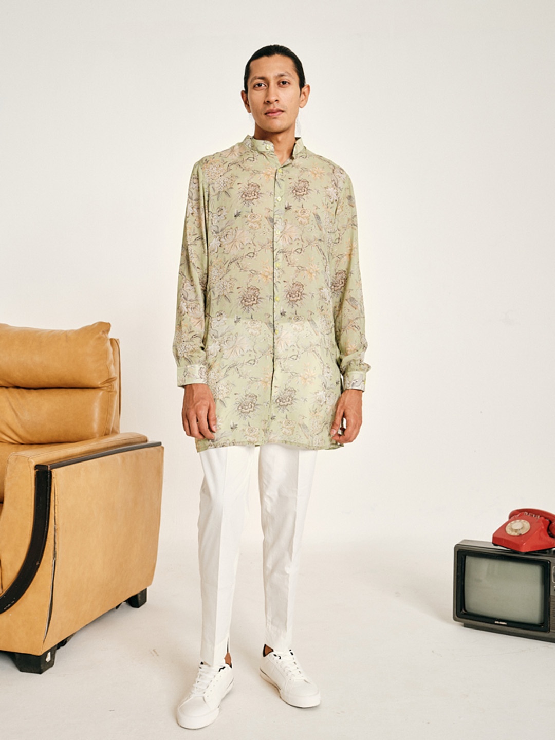 

Project Bandi Floral Printed Band Collar Regular Straight Kurta with Trousers, Green
