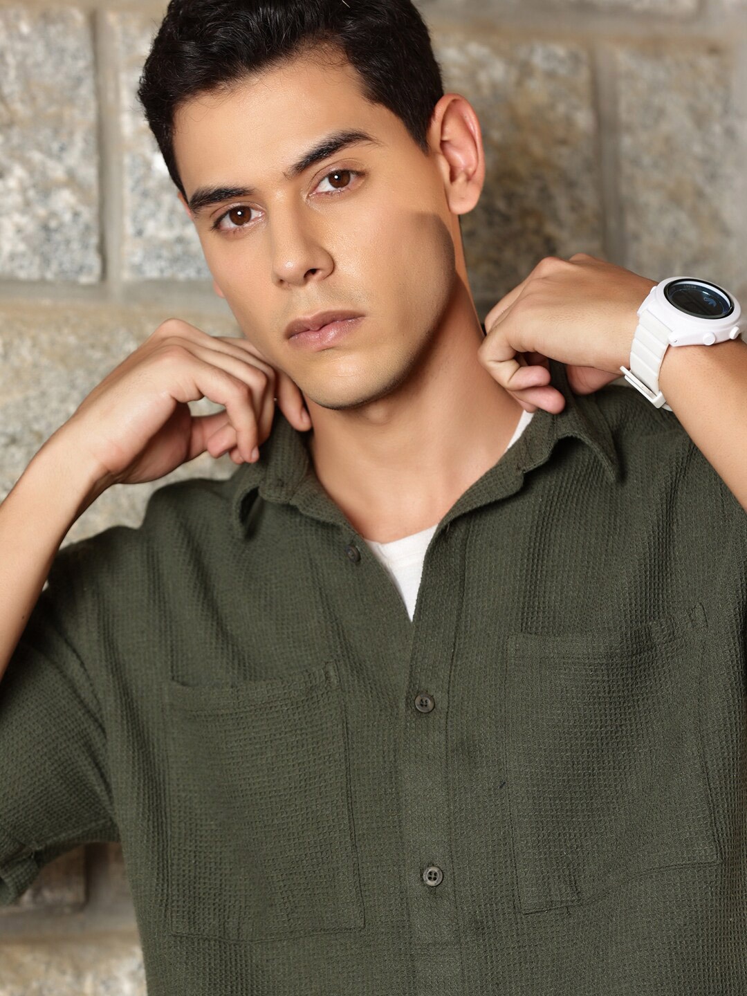 

The Roadster Lifestyle Co. Spread Collar Short Sleeves Oversized Fit Casual Shirt, Green