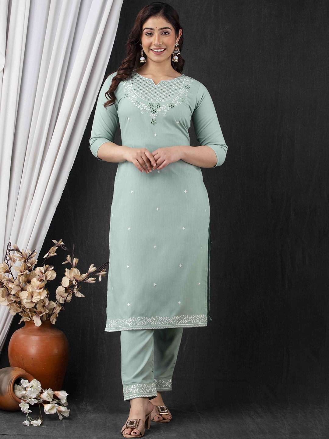 

Kimoza Floral Embroidered Straight Kurta With Trouser, Sea green