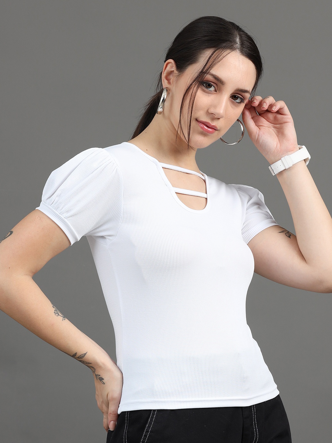 

The Roadster Lifestyle Co Keyhole Neck Top, Off white