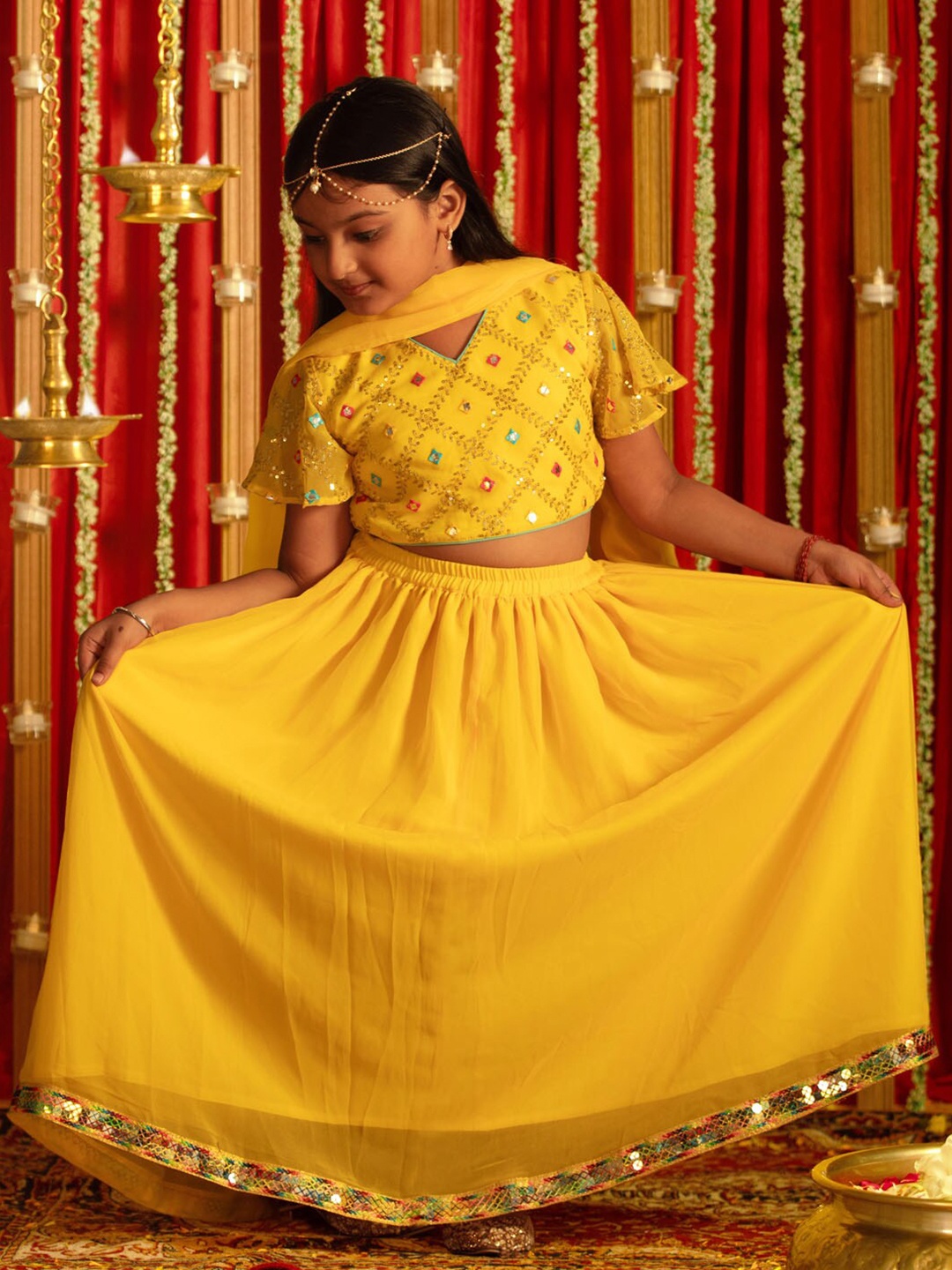 

VASTRAMAY Girls Embellished Sequinned Ready to Wear Lehenga & Blouse With Dupatta, Yellow
