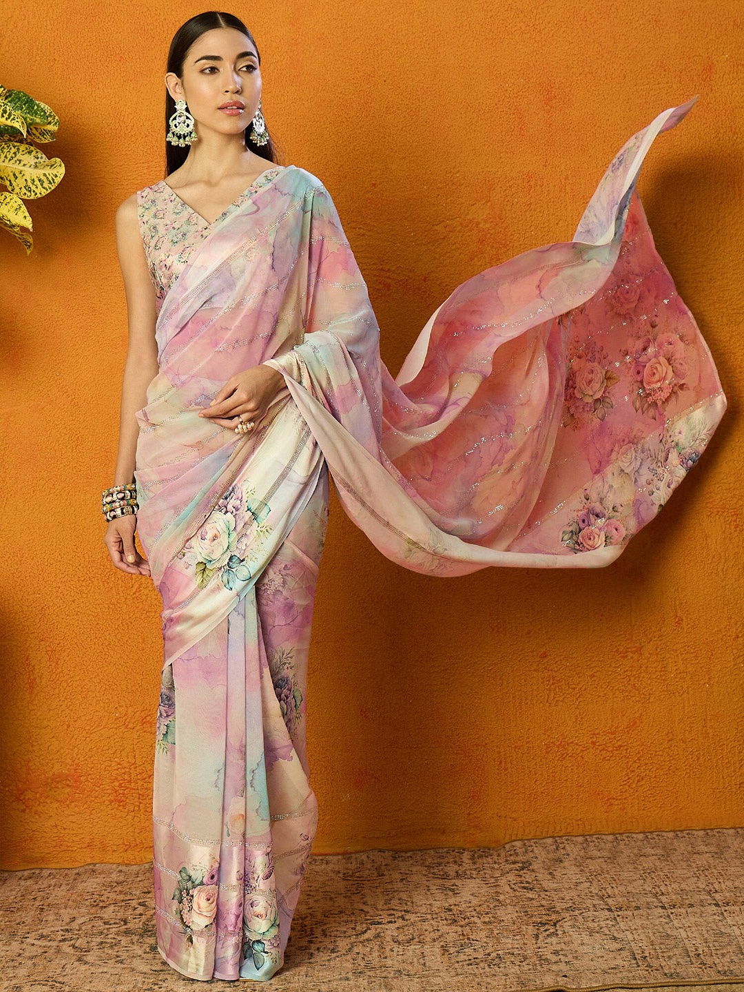 

Inddus Floral Embellished Saree With Blouse Piece, Off white