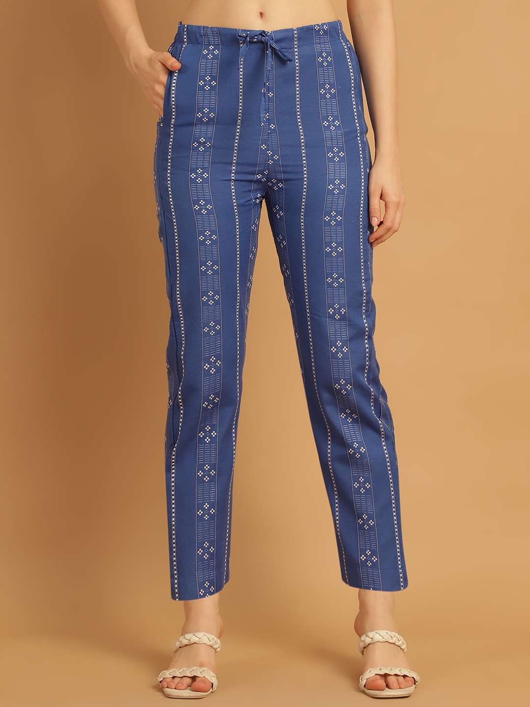 

Enchanted Drapes Women Ethnic Motifs Printed Cropped Pure Cotton Trouser, Blue