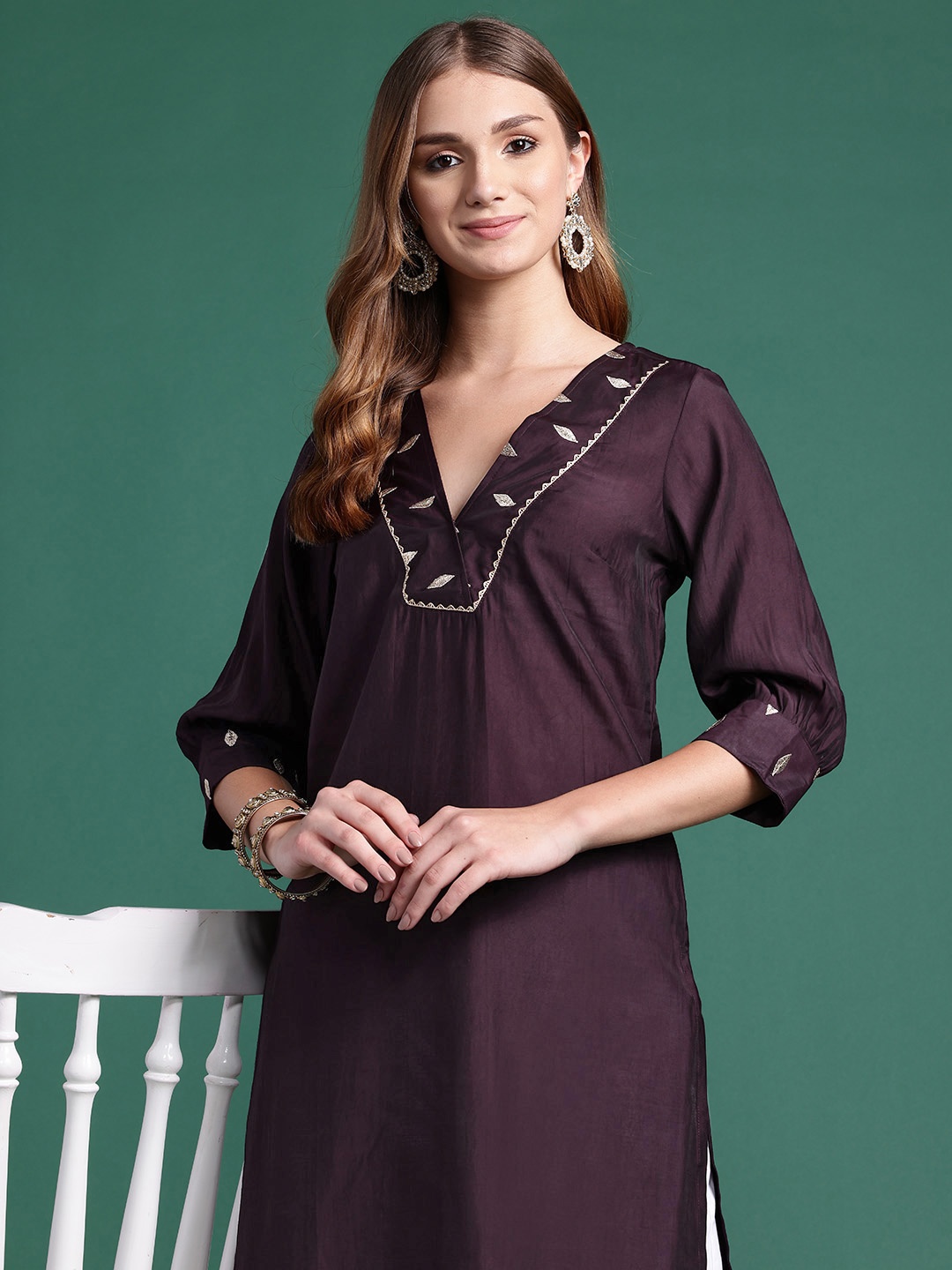 

Sangria Puff Sleeves V-Neck Straight Kurta, Purple