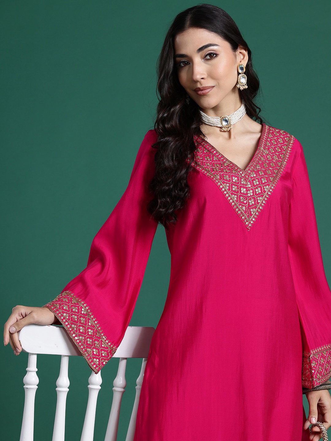 

Sangria Sequinned & Zari Embroidered Pakistani Style Kurta with Trousers, Fuchsia