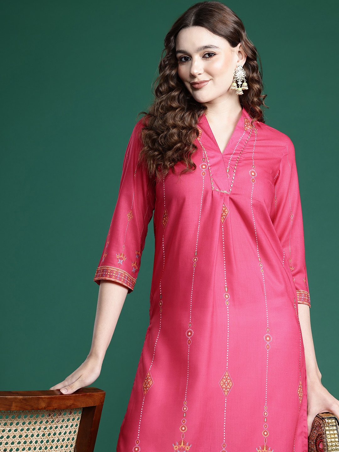 

Sangria Geometric Printed Gotta Patti Indie Prints Kurta, Pink