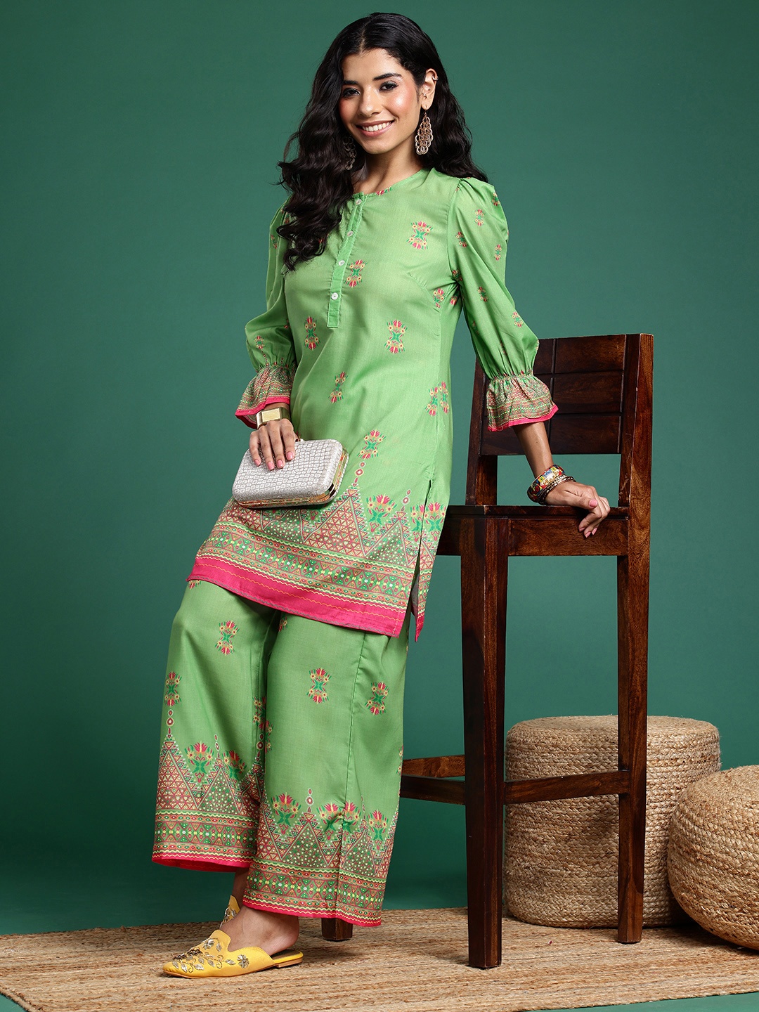 

Sangria Ethnic Motifs Printed Puff Sleeves Regular Kurta with Palazzos, Green