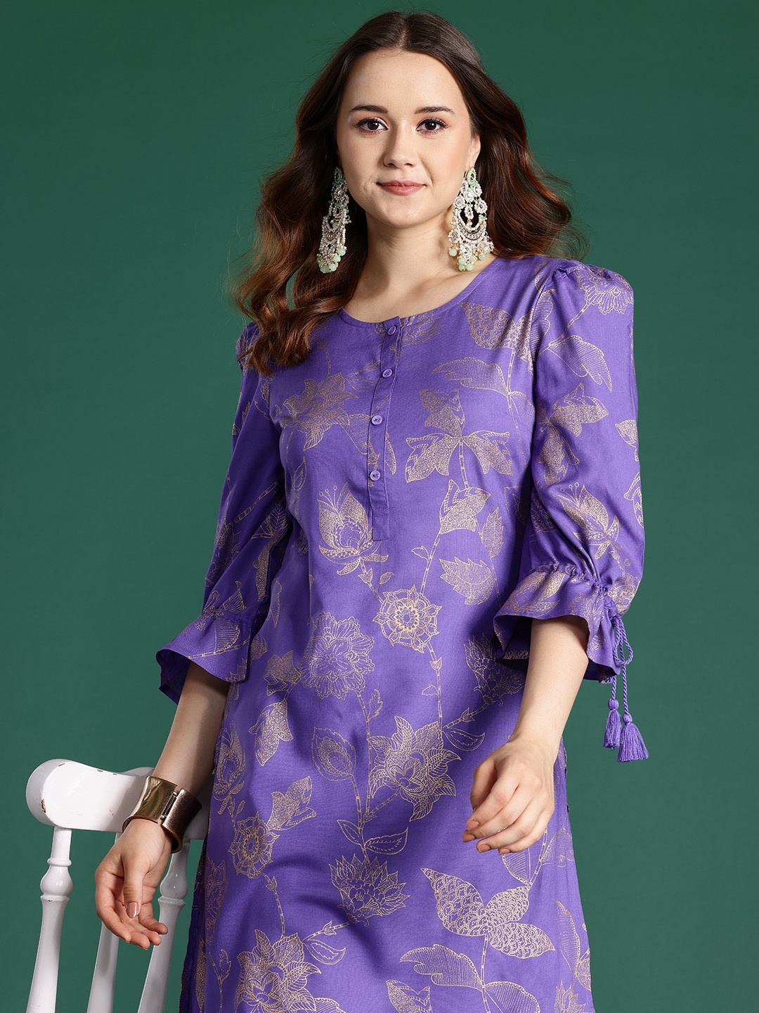 

Sangria Women Ethnic Foil Printed Kurta with Trousers, Lavender