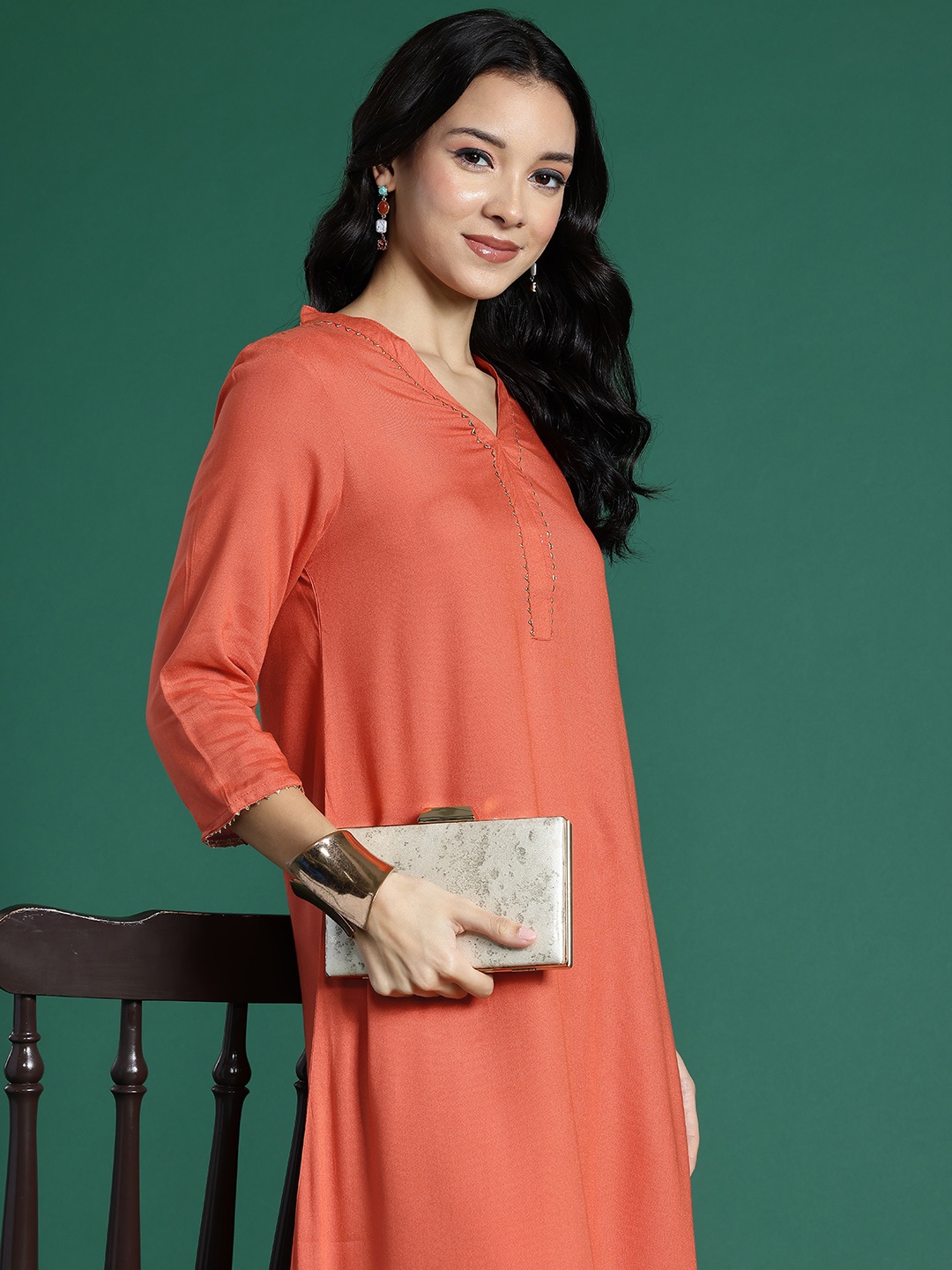

Sangria V-Neck Gotta Patti Kurta with Trousers, Orange