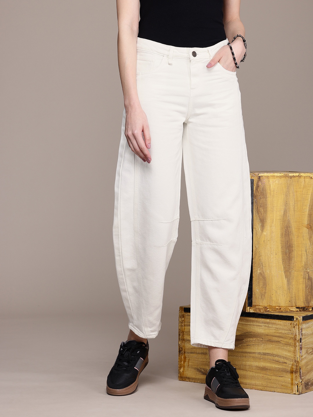

The Roadster Life Co. Women Straight Fit Jeans, White