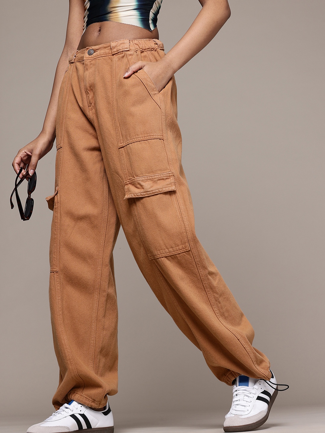 

The Roadster Life Co. Women Parachute Fit High-Rise Cargo Jeans, Brown