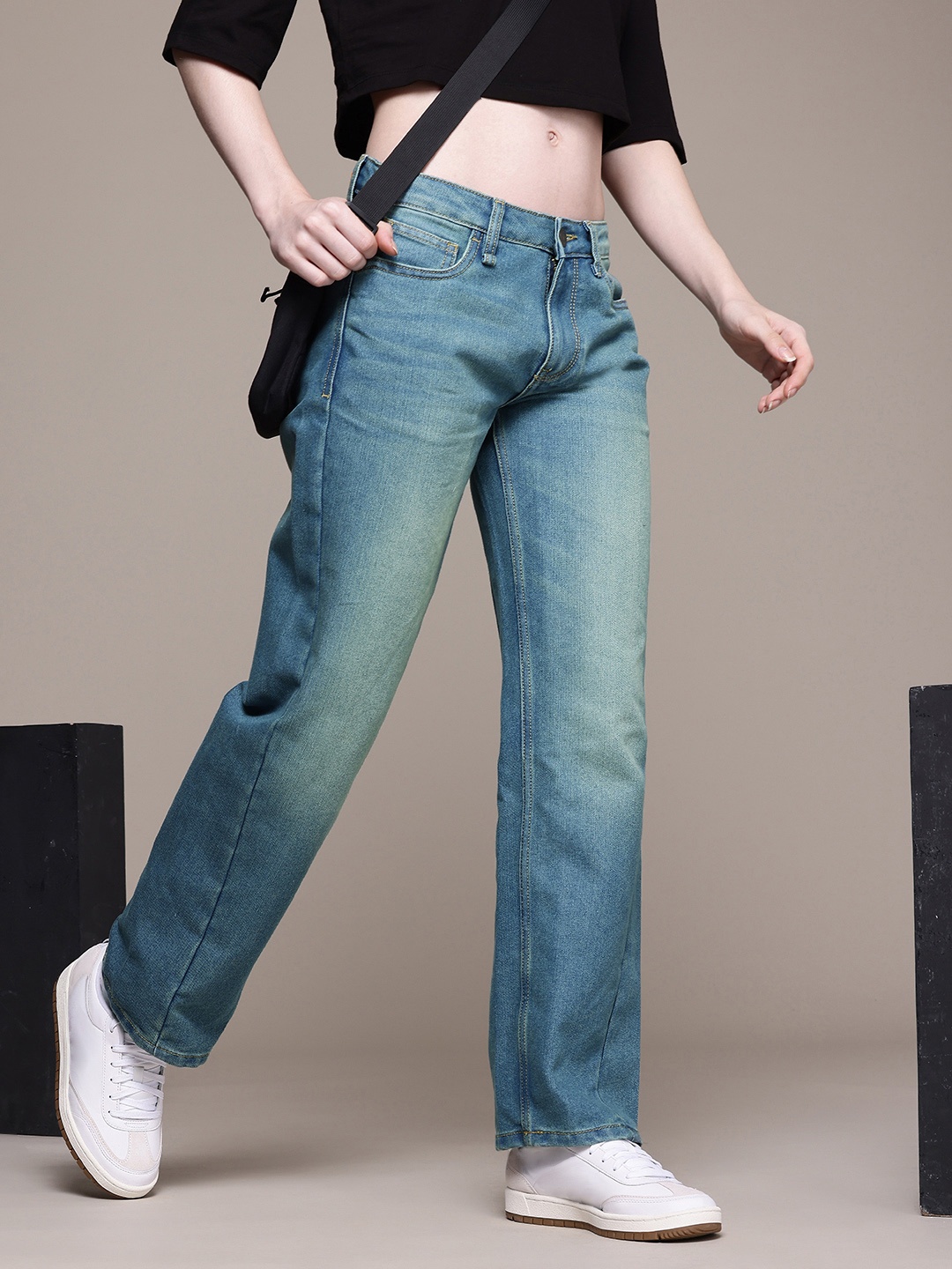 

The Roadster Life Co. Women Low-Rise Relaxed Straight Fit Heavy Fade Jeans, Blue