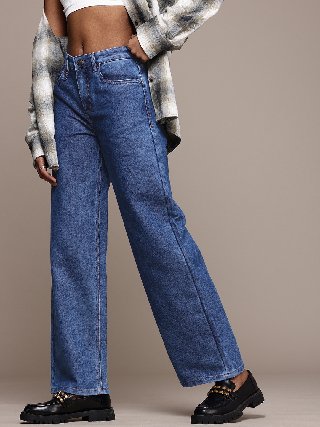 

The Roadster Life Co. Women 90's Baggy Fit Low-Rise Light Fade Jeans, Blue
