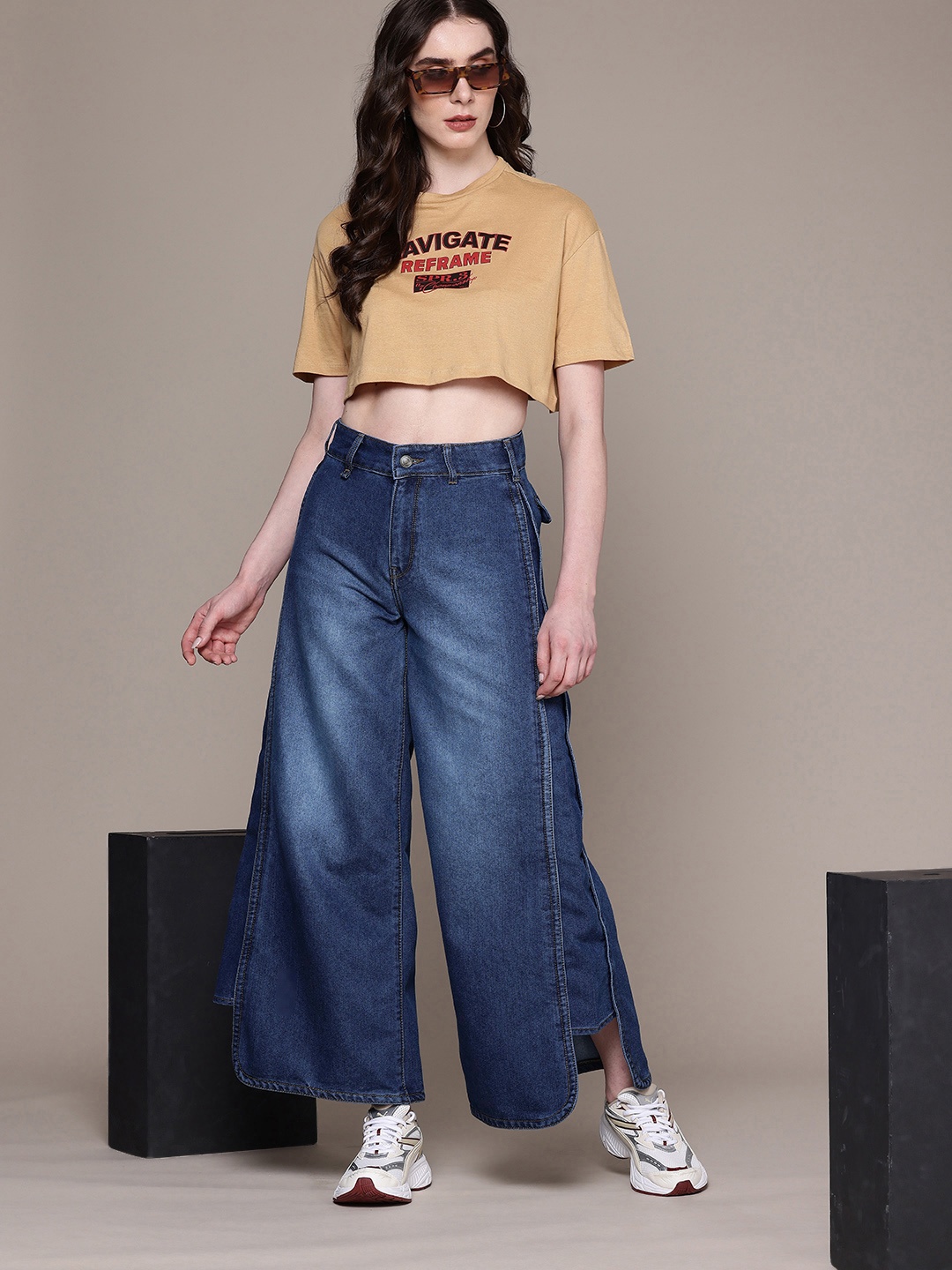 

The Roadster Life Co. Women Wide Leg High-Rise Heavy Fade Jeans, Blue