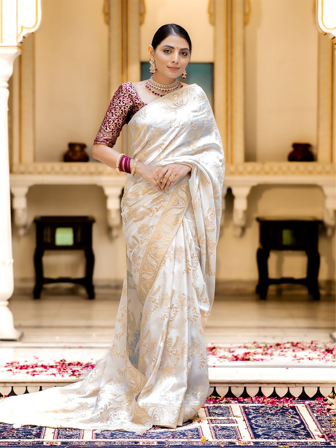 

KALINI Woven Design Zari Silk Blend Banarasi Saree, White