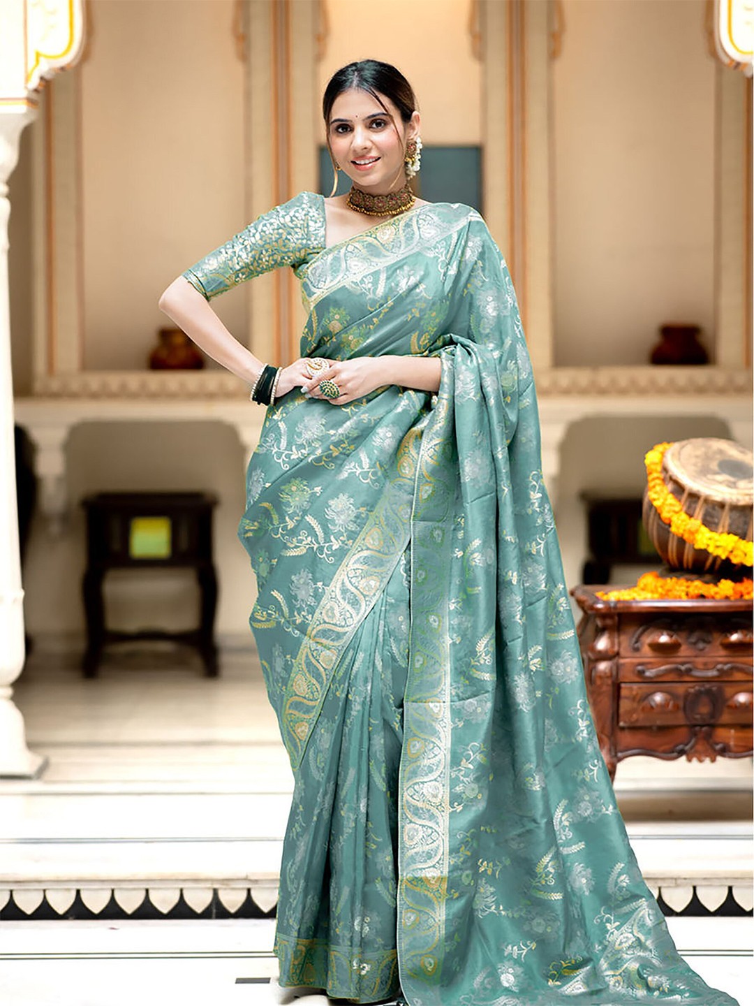 

KALINI Woven Design Zari Silk Blend Banarasi Saree, Green