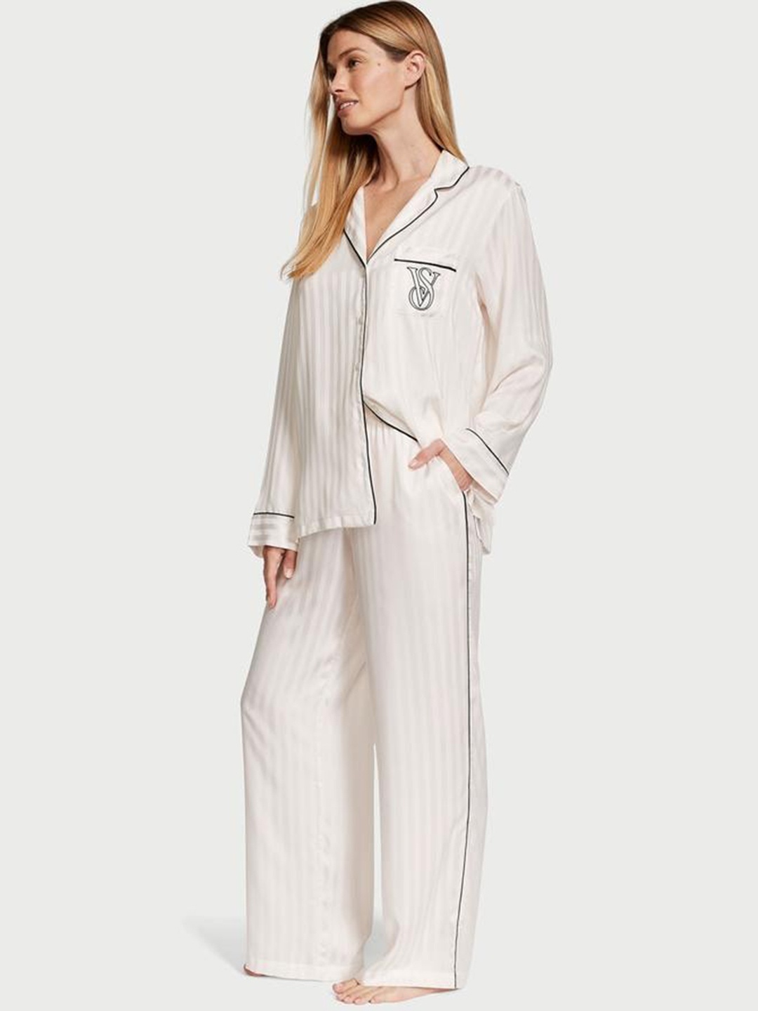 

Victoria's Secret Striped Lapel Collar Night suit, White