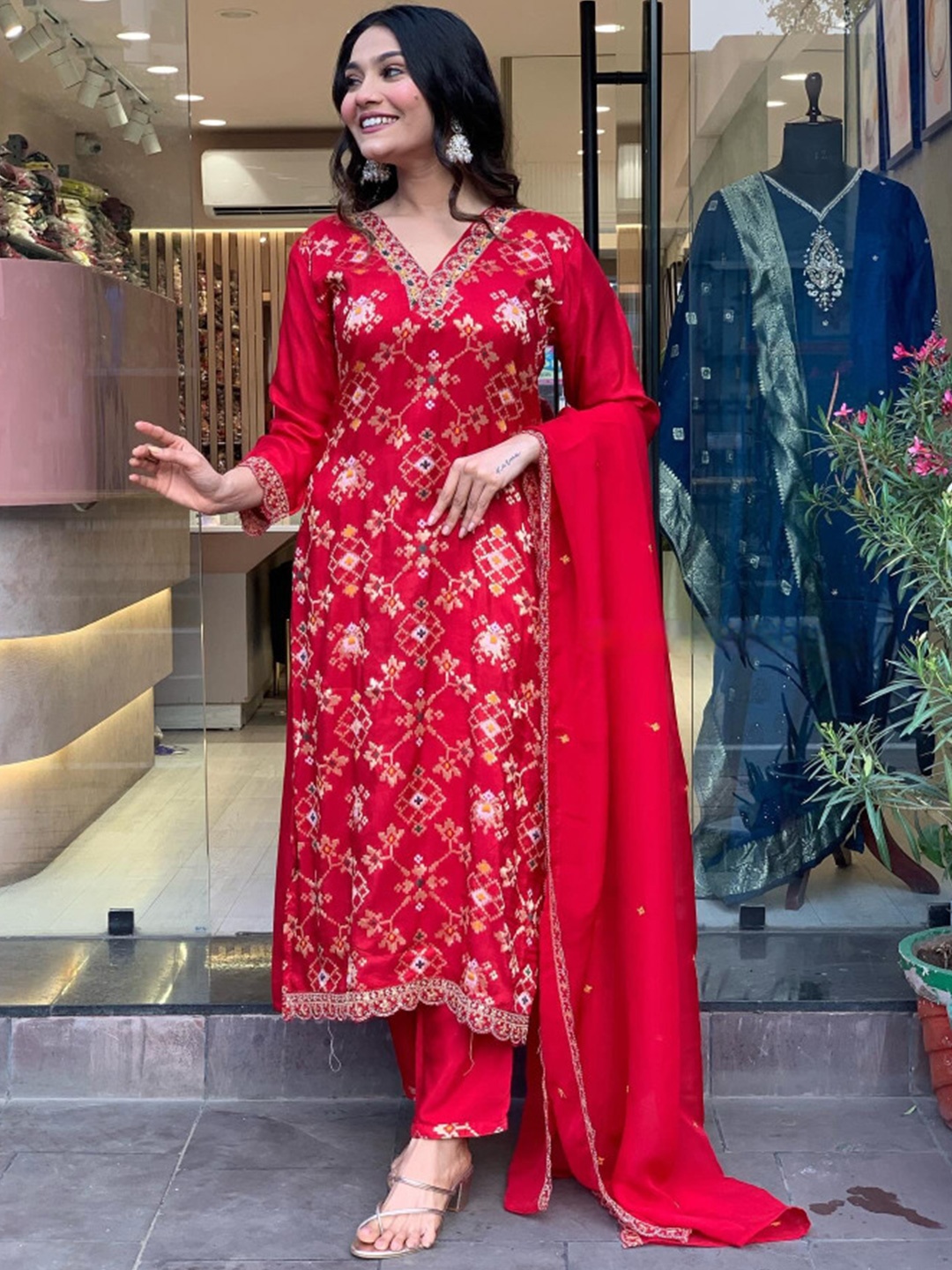 

Storebrite Regular Pure Silk Kurta with Trouser & Dupatta, Red