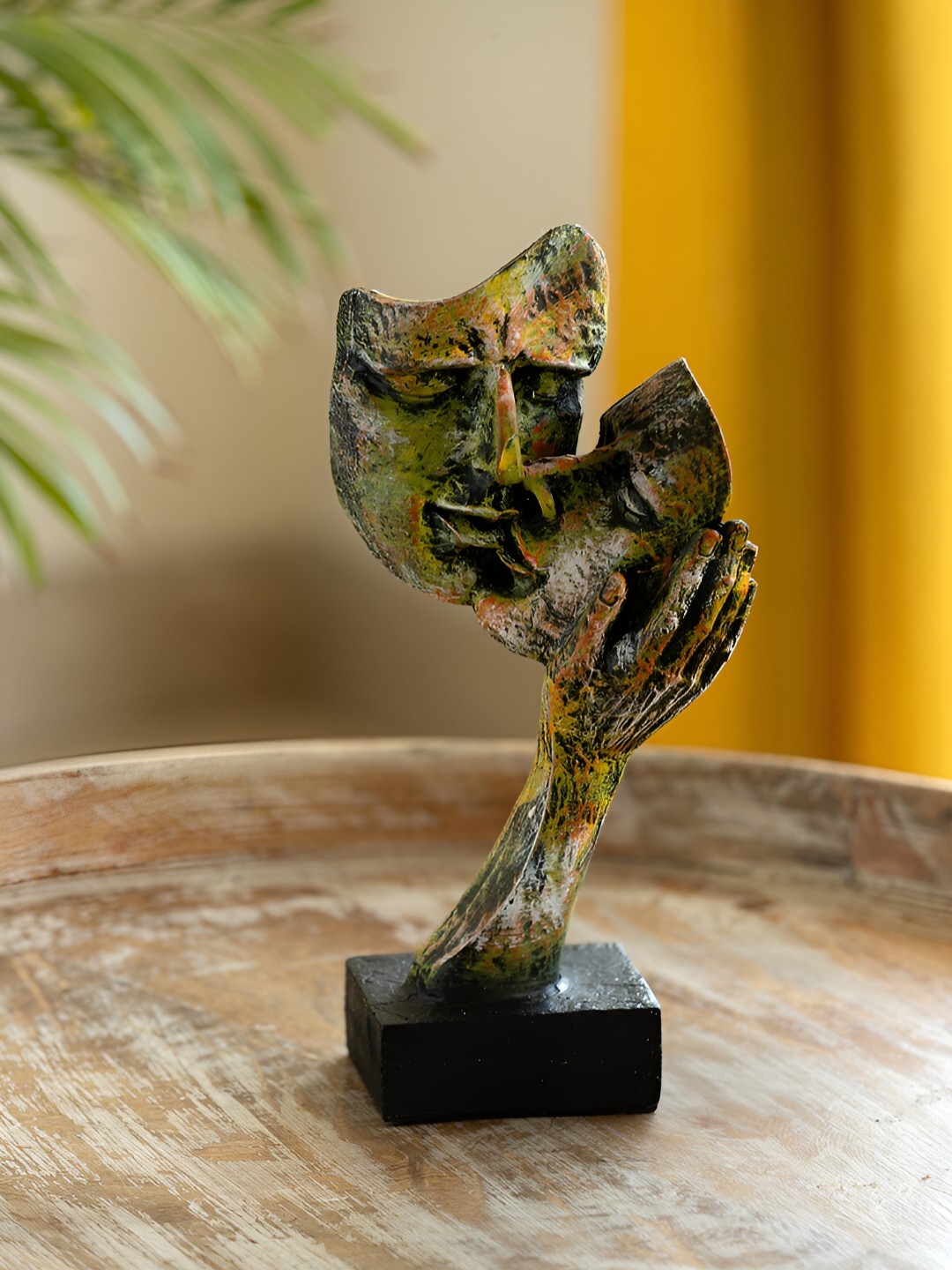 

ExclusiveLane Kissing Faces Modern Figurine Decorative Showpiece, Black