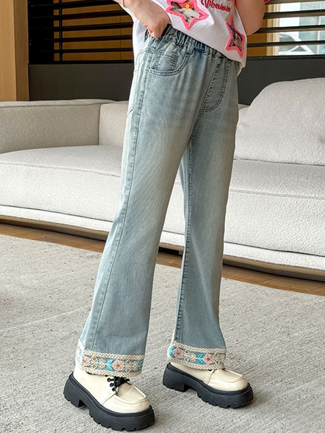 

INCLUD Girls Flared Clean Look Light Fade Jeans, Blue