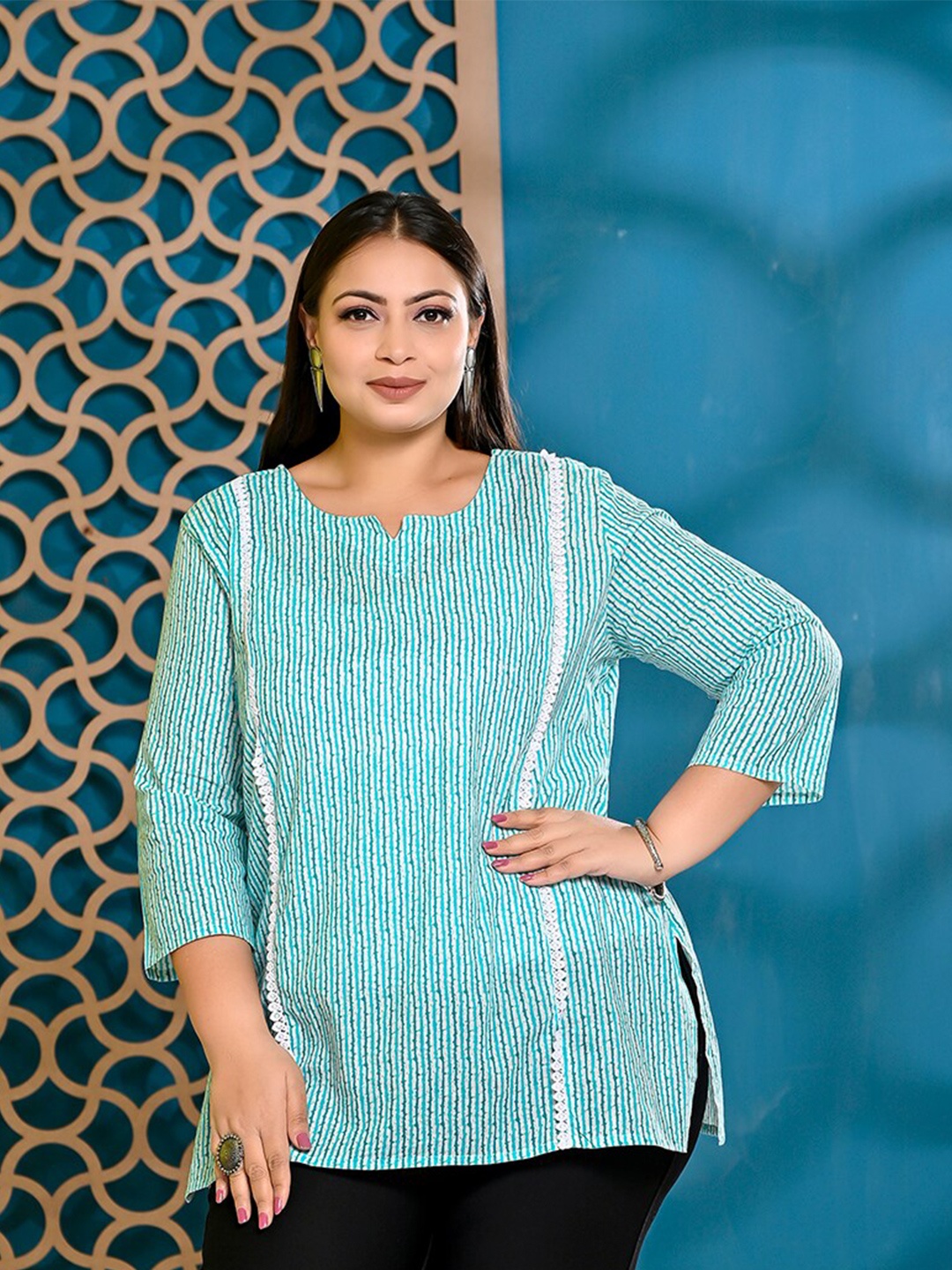 

PUMPUI Plus Size Geometric Print Round Neck Three-Quarter Sleeves Cotton Straight Kurthi, Blue