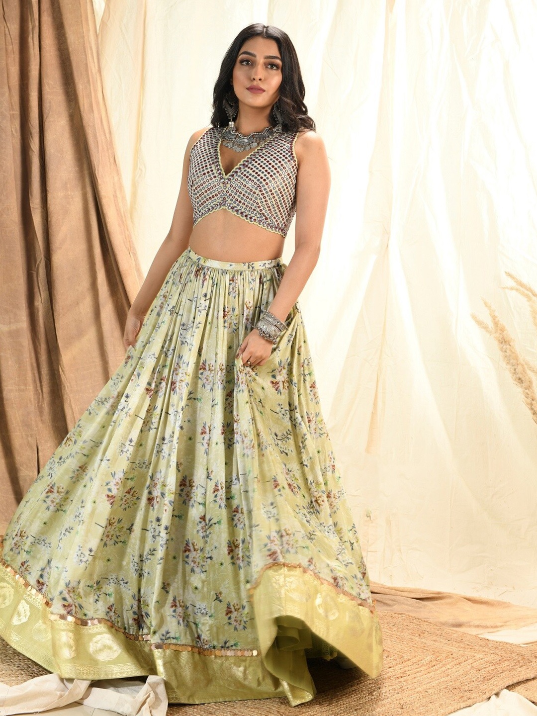 

Aaryaa By Kashveen Kohli Embroidered Ready to Wear Lehenga & Blouse With Dupatta, Green