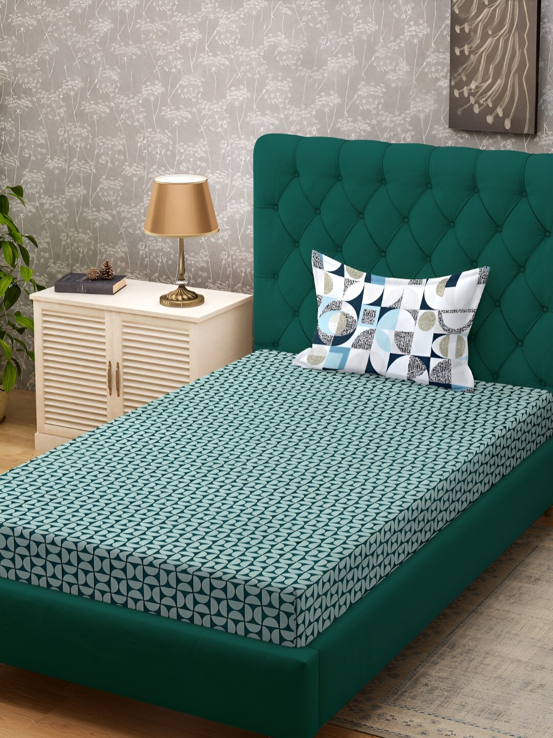 

KLOTTHE Green Geometric Printed 300TC Single Bedsheet With Pillow Cover