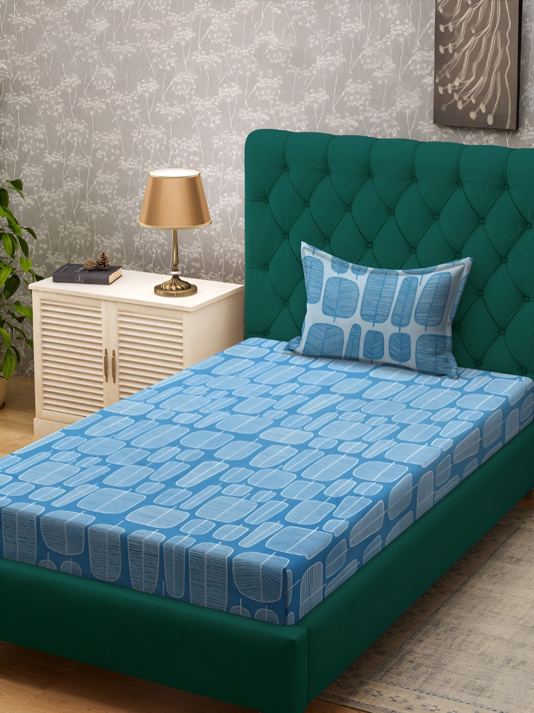 

KLOTTHE Turquoise Blue Geometric Printed 300TC Single Bedsheet With Pillow Cover