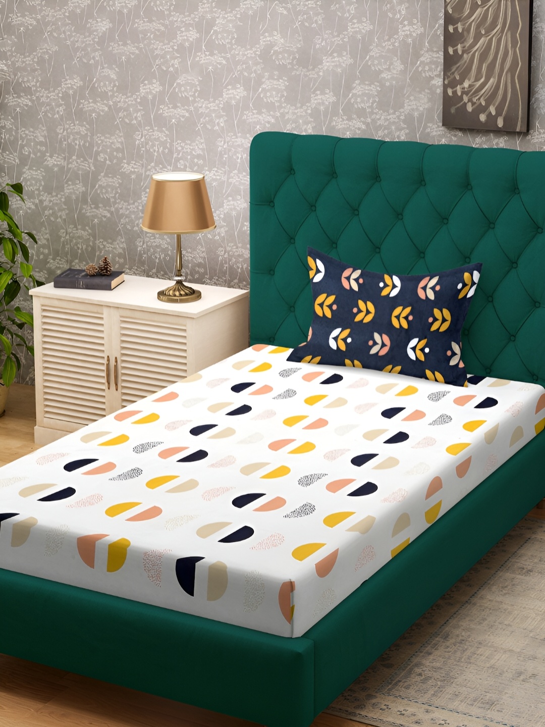 

KLOTTHE White & Yellow Geometric Printed 300TC Single Bedsheet With Pillow Cover
