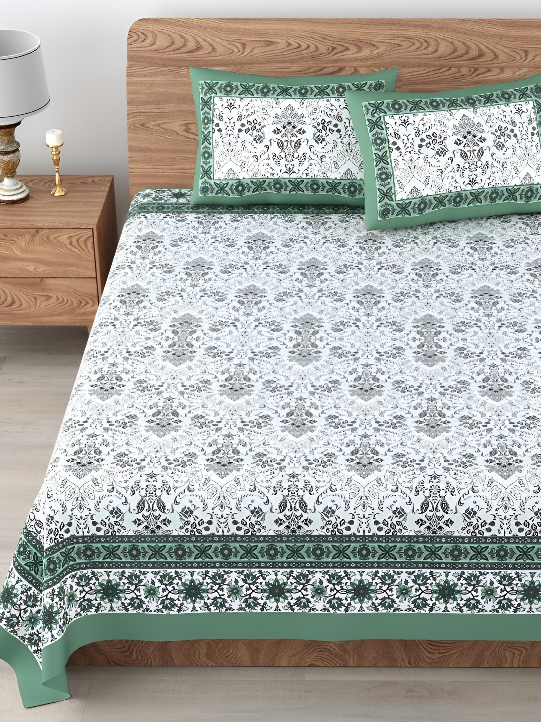 

Aura Green & White Ethnic Motifs 180 TC Cotton King Bedsheet With 2 Pillow Covers