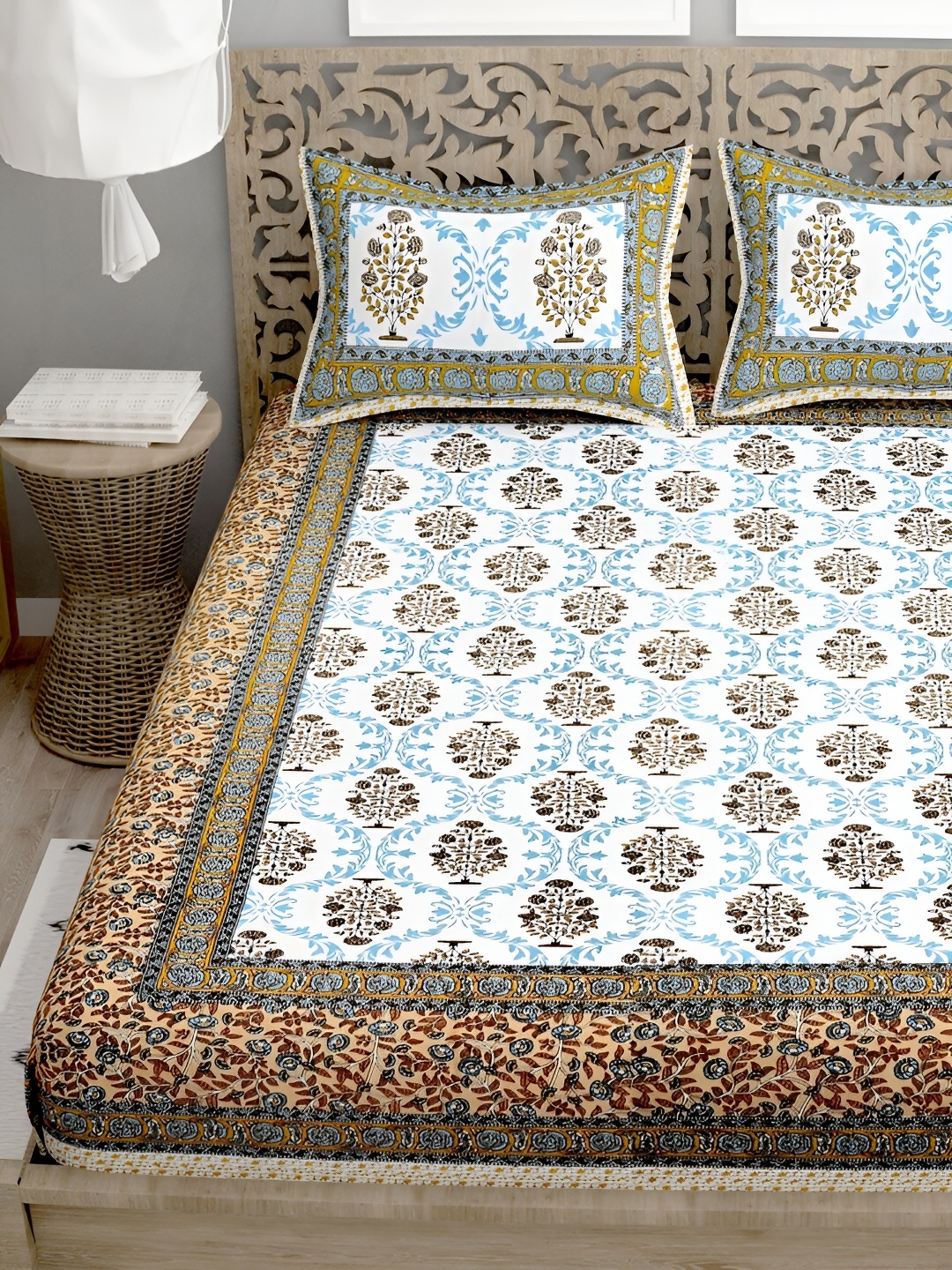 

Aura Brown & White Ethnic Motifs Cotton 180 TC King Bedsheet With 2 Pillow Covers