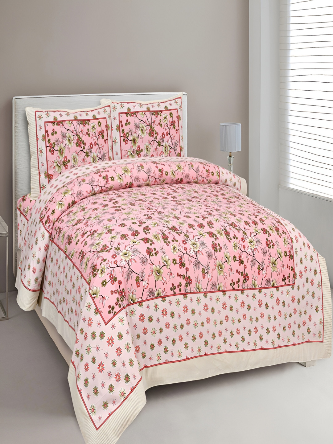 

Aura Peach-Coloured & Green Floral 180 TC Cotton King Bedsheet With 2 Pillow Covers