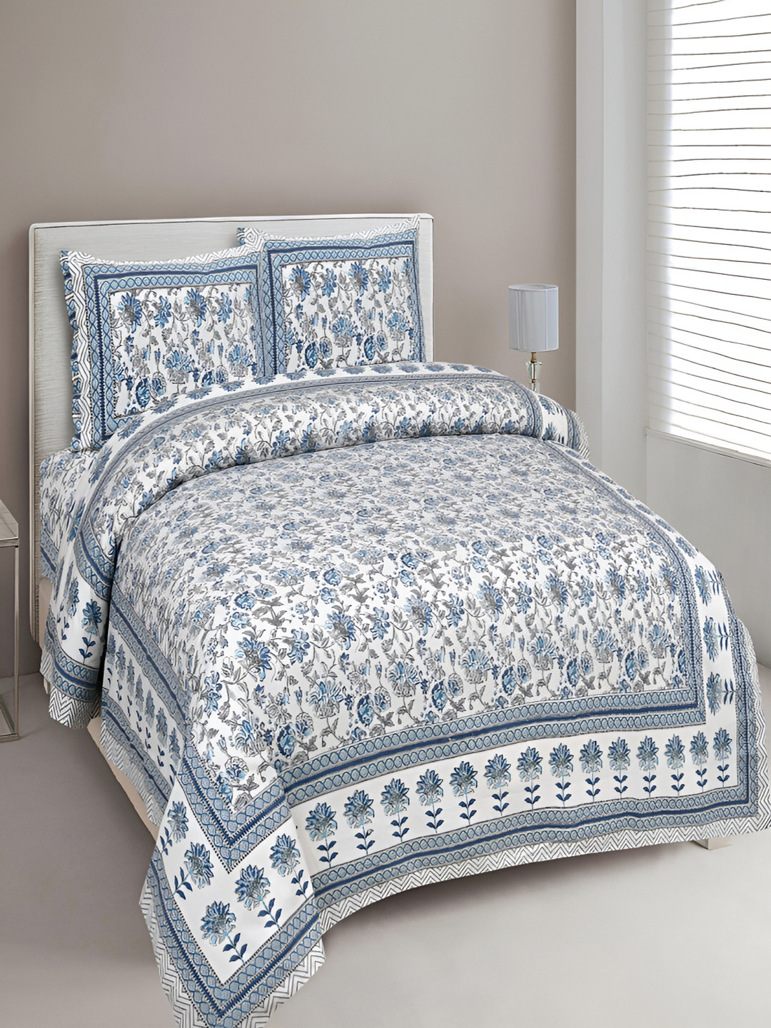 

Aura Blue & White Floral Cotton 180 TC King Bedsheet with 2 Pillow Covers