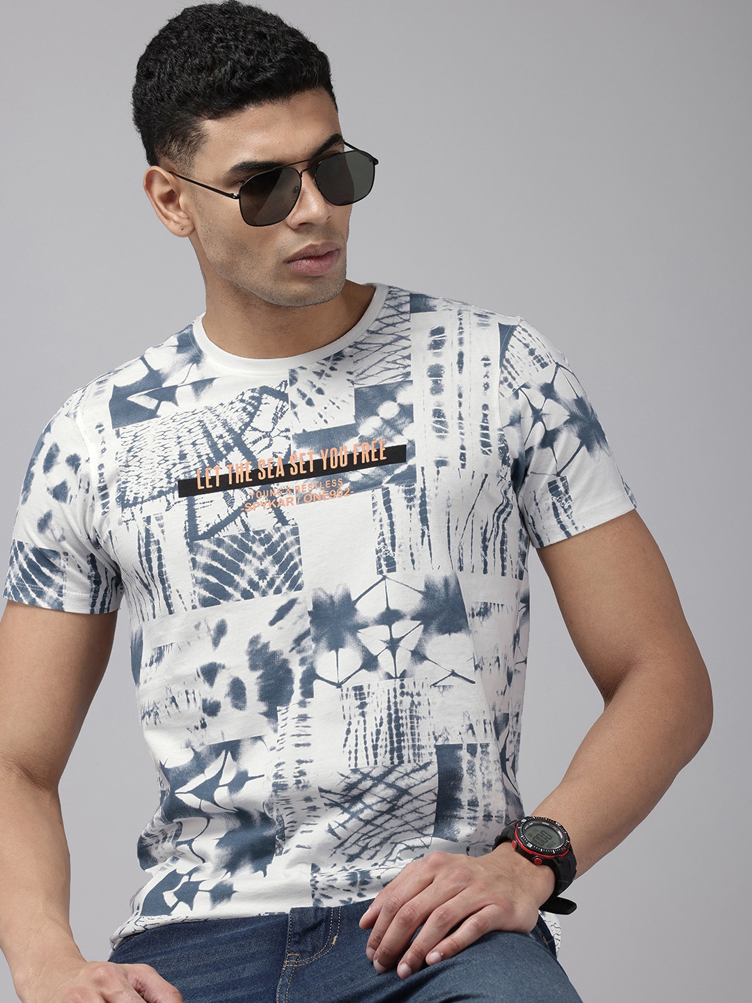 

SPYKAR Pure Cotton Abstract Printed Slim Fit T-shirt, White