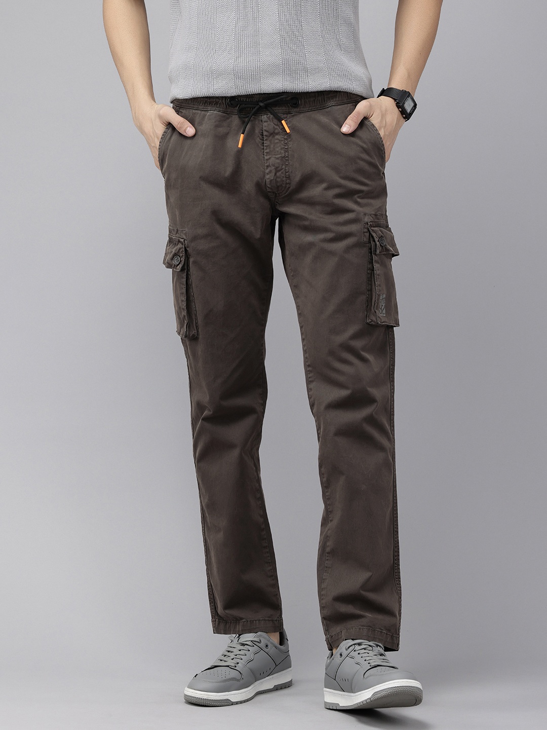 

SPYKAR Men Slim Fit Cargos Trousers, Brown